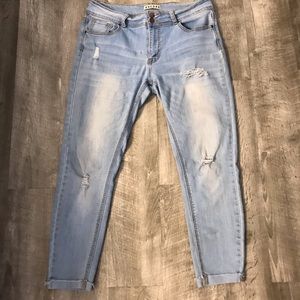 Women’s light washed high rise jeans